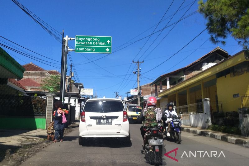 Jalan menuju kawasan wisata di Garut layak dilintasi kendaraan