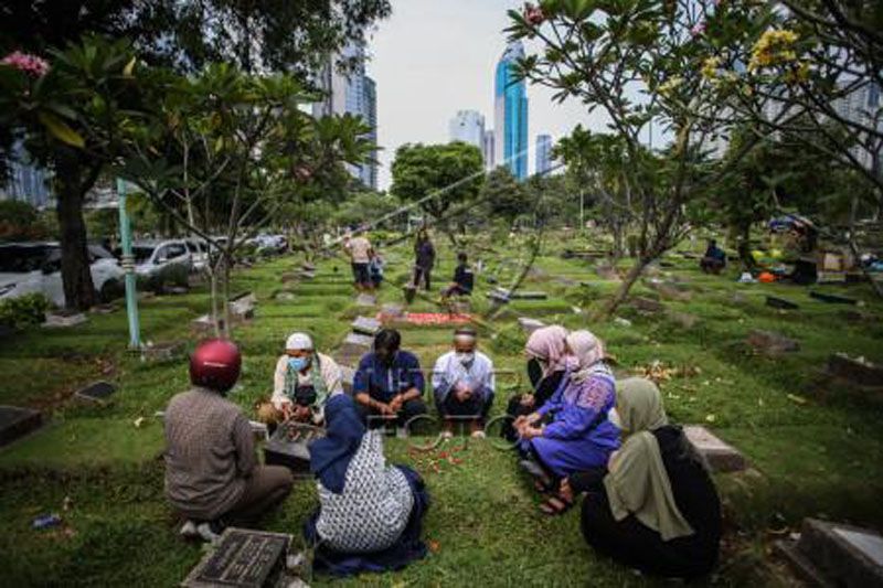 Ziarah makam saat Lebaran