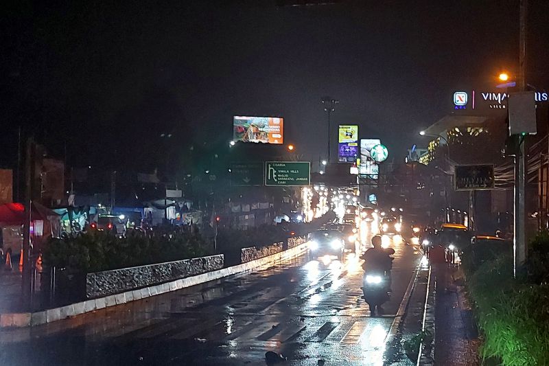 Polisi berlakukan satu arah dari Puncak Bogor ke Jakarta hingga 22.00 WIB