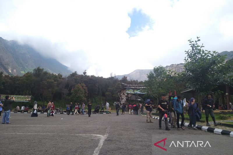 Kunjungan ke TWA Gunung Papandayan di Garut ramai saat libur Lebaran