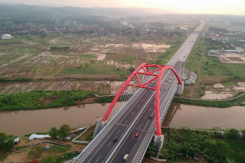 Pembangunan konstruksi tol Semarang-Demak Seksi II capai 93 persen