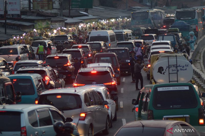 Volume kendaraan arus balik di Nagreg H+4 samai dengan puncak arus mudik