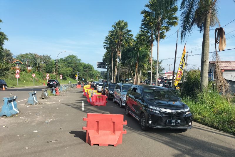 260.000 mobil masuk kawasan Puncak Bogor sejak H+1 Lebaran