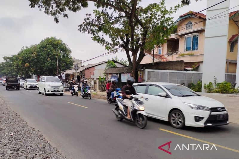 Jalur utama Bandung-Cianjur masih ramai lancar dilalui pemudik