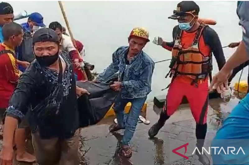 Tim SAR gabungan Sukabumi berhasil temukan jasad nelayan tenggelam