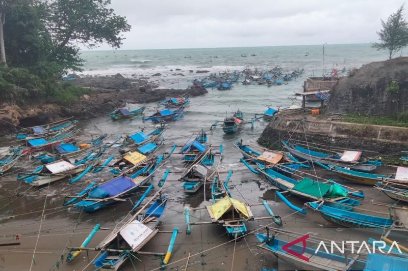 Alasan nelayan Cianjur diimbau tak melaut selama cuaca ekstrem