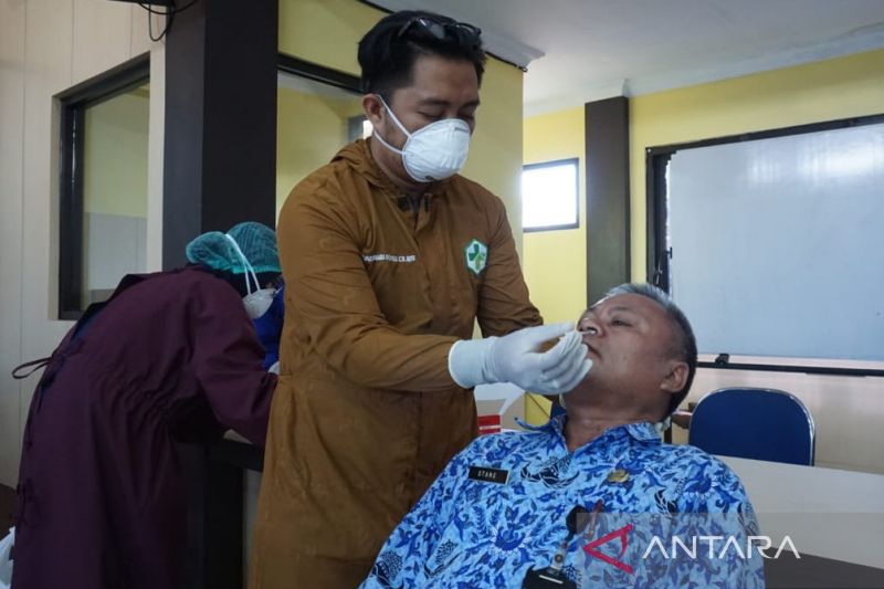 ASN Pemkab Garut dites usap untuk deteksi COVID-19 setelah Lebaran