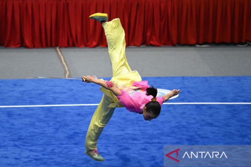 Atlet Wushu Nandhira Mauriskha Sabet Medali Emas FISU World University Games di Chengdu 