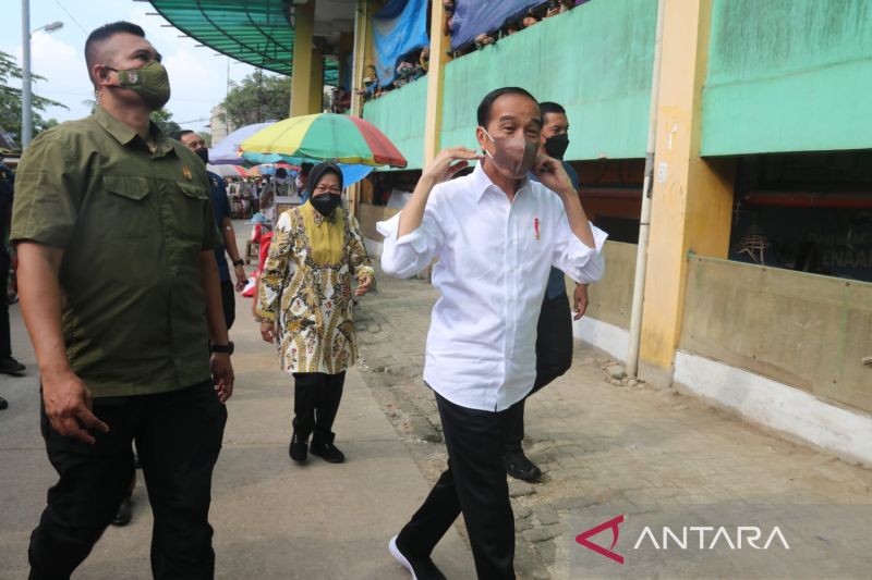 Presiden Jokowi pantau harga minyak goreng curah di Pasar Cibinong Bogor