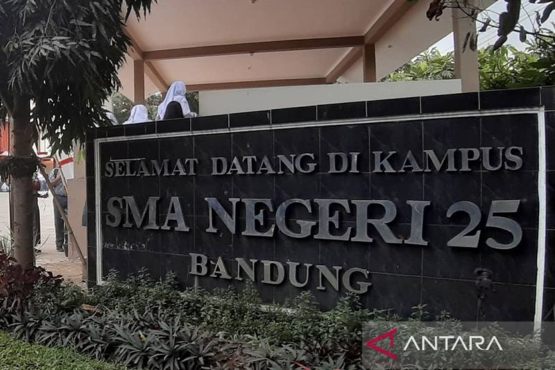 40 unit komputer di SMAN 25 Bandung raib dicuri