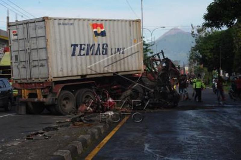 Kecelakaan Truk Trailer Di Boyolali