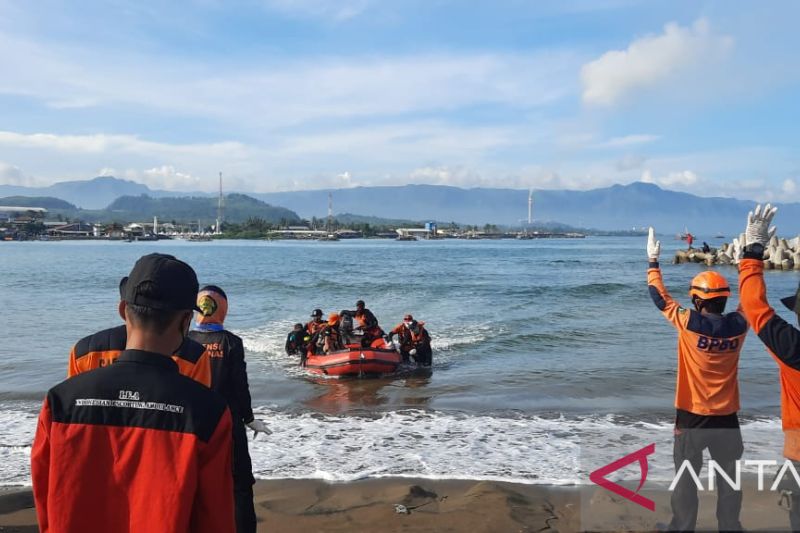 Jasad wisatawan tenggelam di Pantai Citepus Sukabumi ditemukan