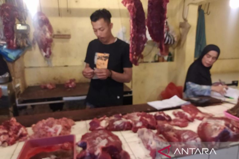 Harga daging sapi dan ayam di Cianjur kembali normal
