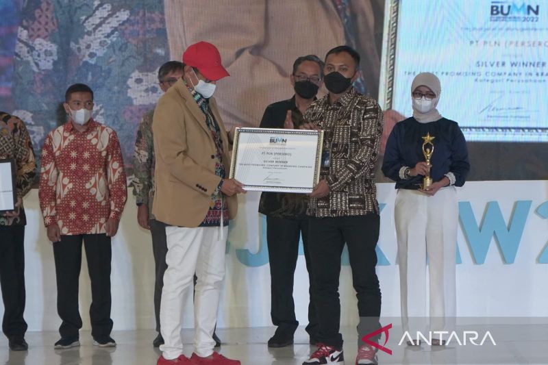 PLN sabet 4 penghargaan BUMN Entrepreneurial Marketing Award 2022