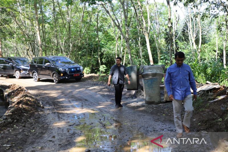 Pemkab Garut lanjutkan perbaikan jalan di 25 titik tahun anggaran 2022