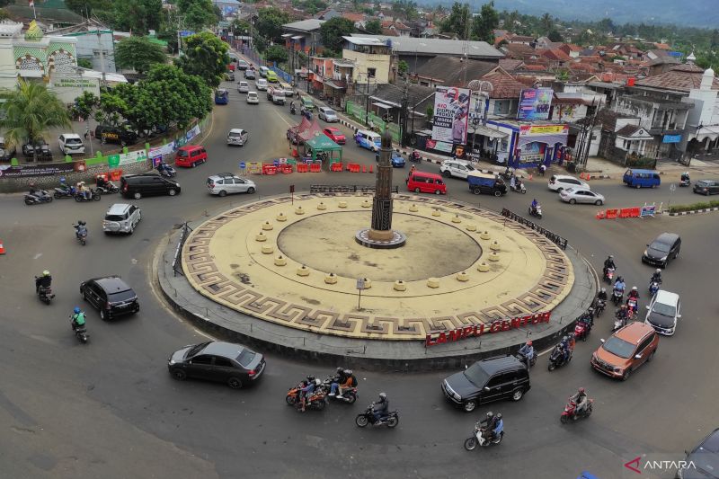 Polres Cianjur berlakukan sistem satu arah menuju Bogor