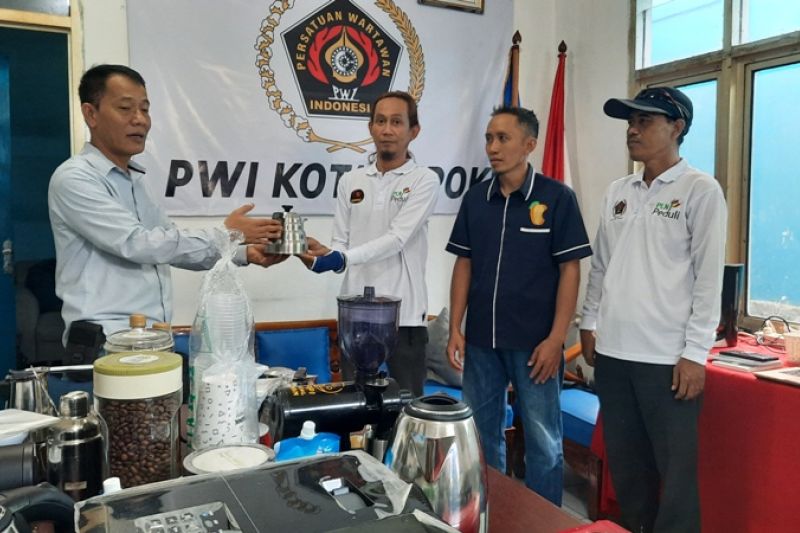 PLN UIP2B membina UMKM PWI Kota Depok