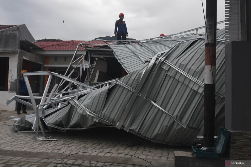 Dampak Angin Kencang di Palu