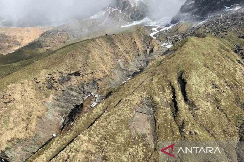 Pesawat Tara Air ditemukan di pegunungan Nepal