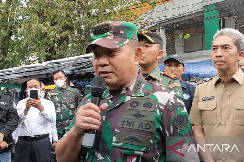 Kasad puji kreatifitas Satgas Kota Bogor beri stiker penjual minyak goreng