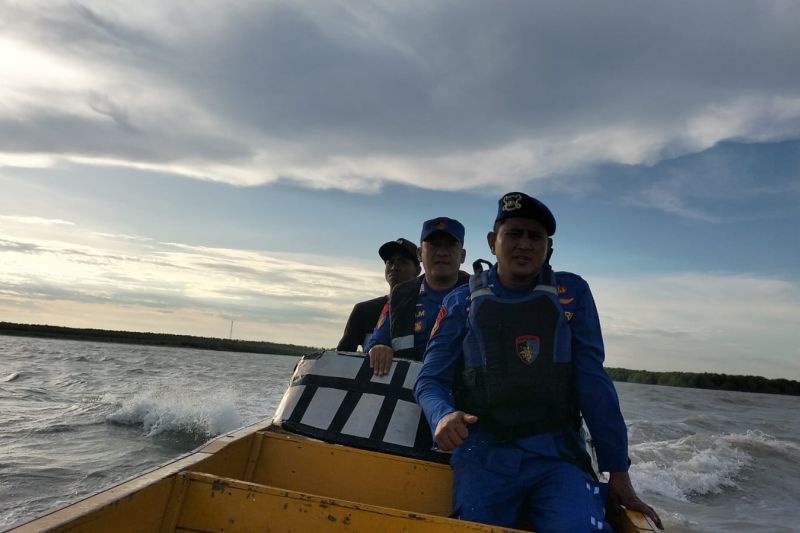 Terlilit tali jangkar, nelayan jatuh dan tenggelam di Lampung Timur