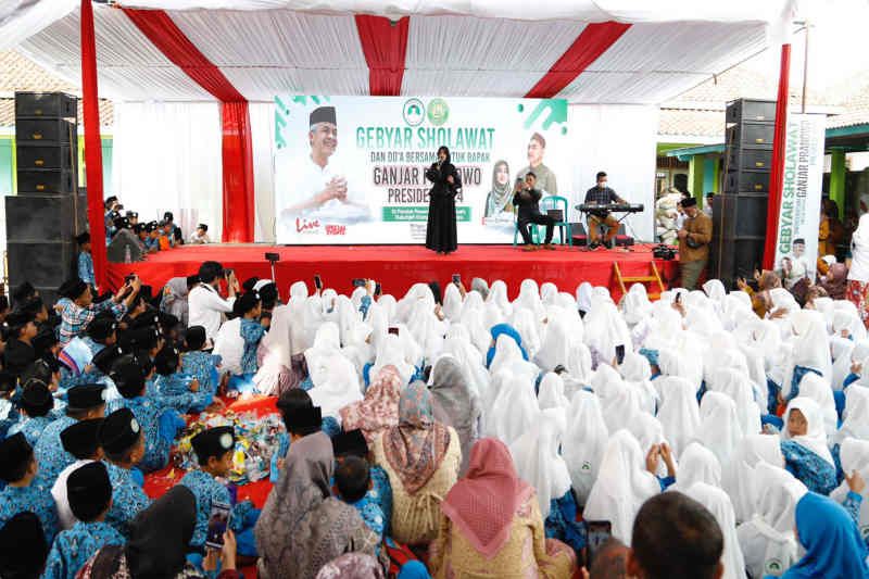 Ribuan santri Al-Quraniyah di Indramayu gelar doa dukung Ganjar Jadi Presiden 2024