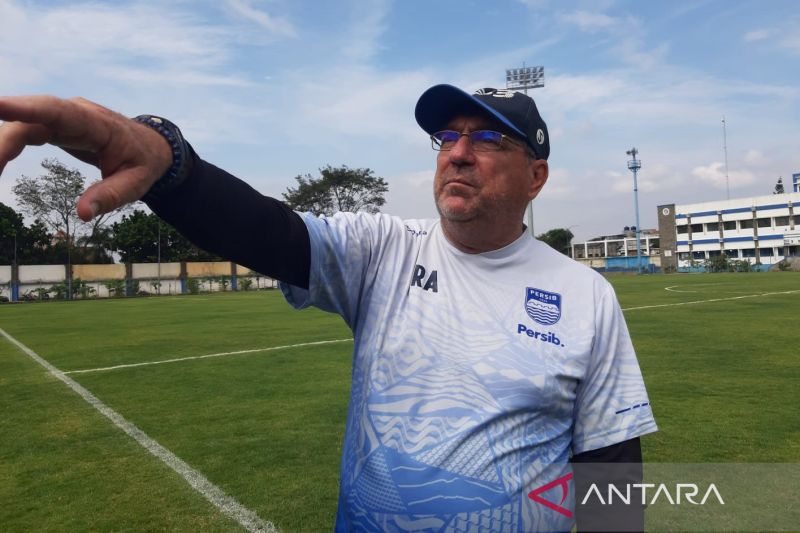 Robert Alberts sudah mulai latih skuad Persib