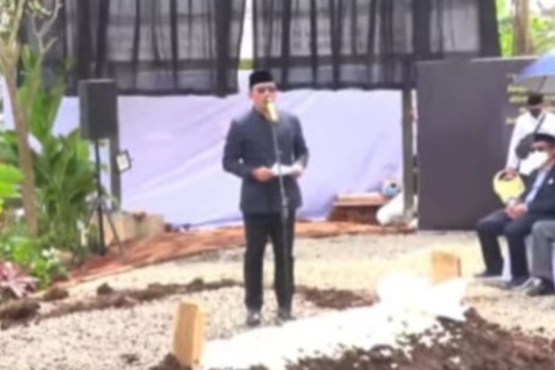 Ridwan Kamil bercerita kenang Eril usai pemakaman