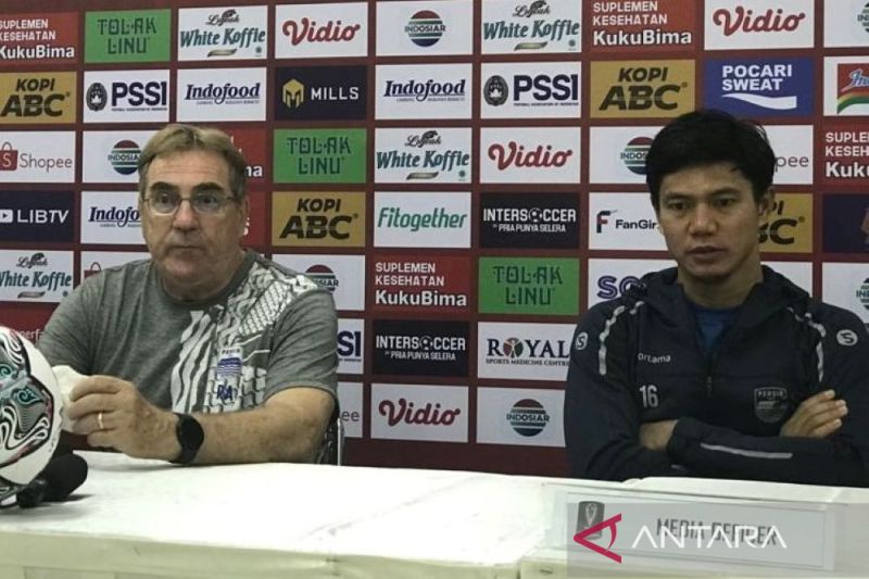 Hasil imbang dengan Bali akibat minim aliran bola, sebut Pelatih Persib
