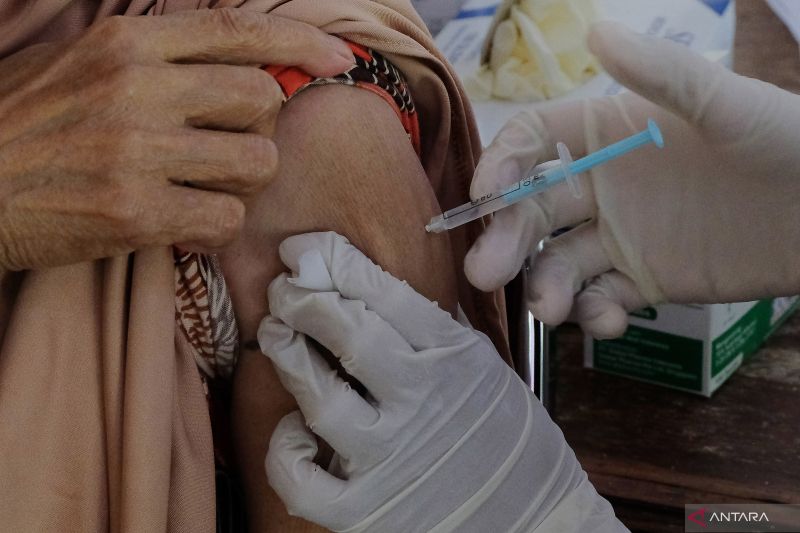 Warga Indonesia penerima vaksin 