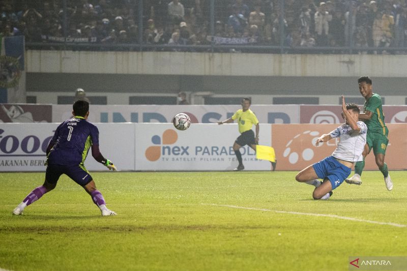 Pelatih kiper Persib minta Fitrul tak cepat puas