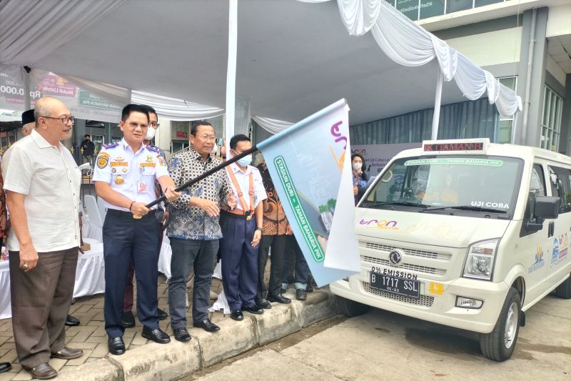 Jakarta resmikan mobil listrik untuk antar warga dari Stasiun Duri