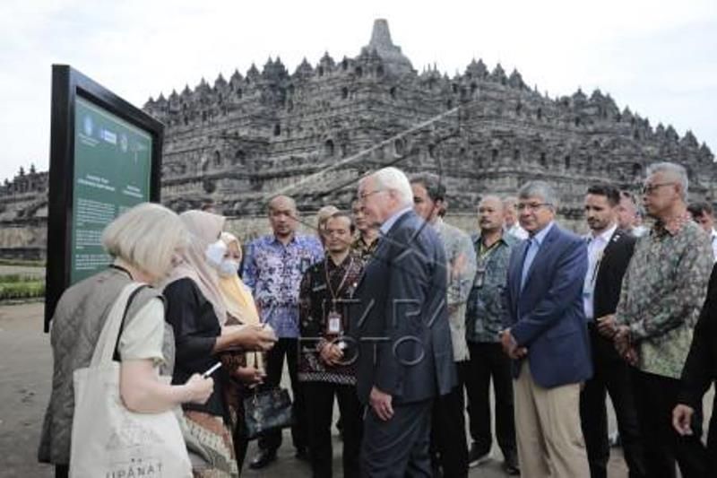 Presiden Jerman Kunjungi Candi Borobudur