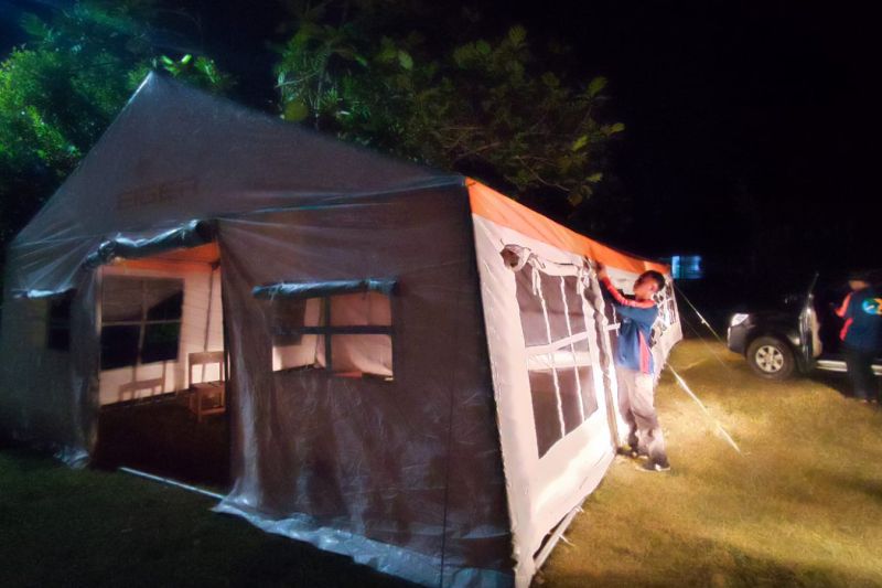 JQR kirim tenda untuk kelas darurat siswa SDN di Sukabumi