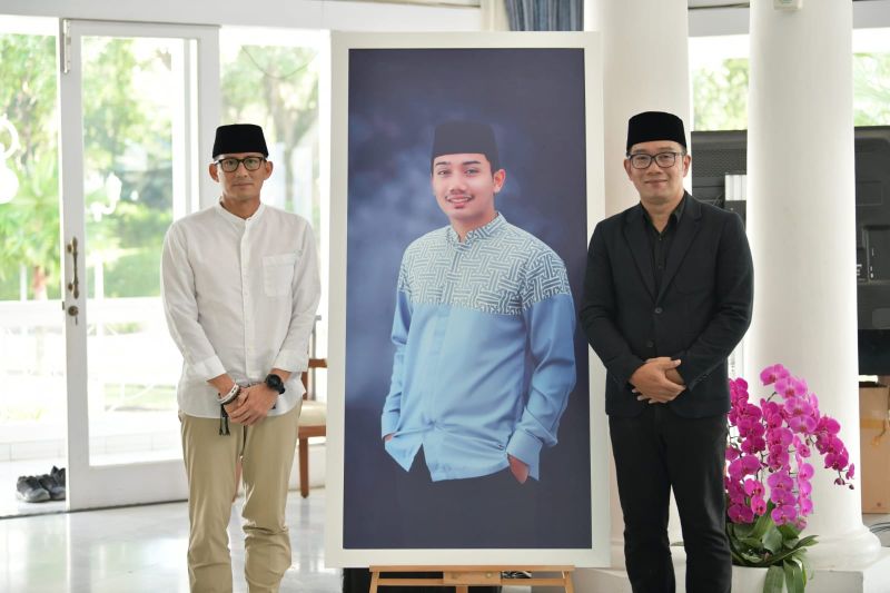 Menteri Sandiaga Uno bertakziah ke Ridwan Kamil