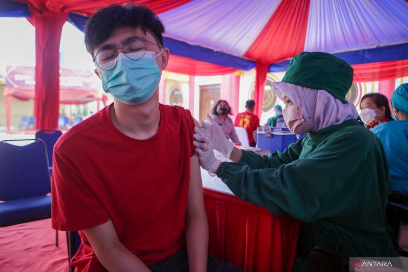 21.972 penduduk Indonesia jalani vaksinasi booster COVID-19