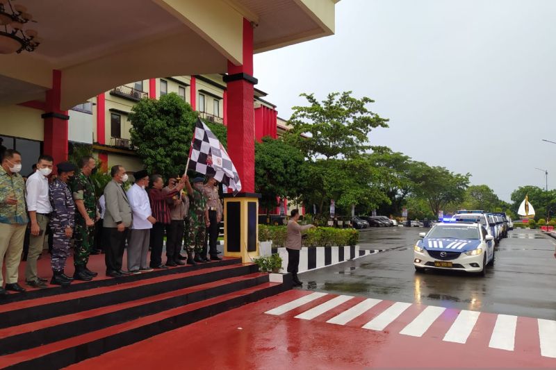 Sambut Hari Bhayangkara, Polda Kepri Salurkan 8.770 Paket Sembako ...