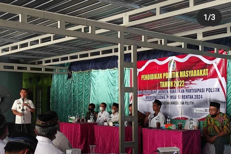 Kesbangpol Gunung Kidul menggelar pendidikan politik untuk ormas