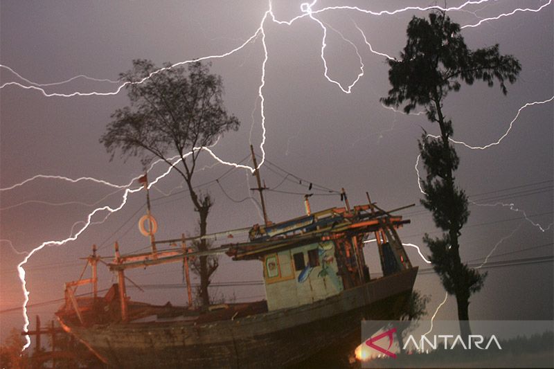 Hujan lebat diperkirakan landa Bandung dan sejumlah kota besar