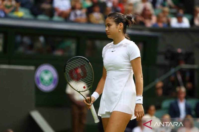 Tak berdaya, juara AS Terbuka Emma Raducanu tersingkir dari Wimbledon 2022