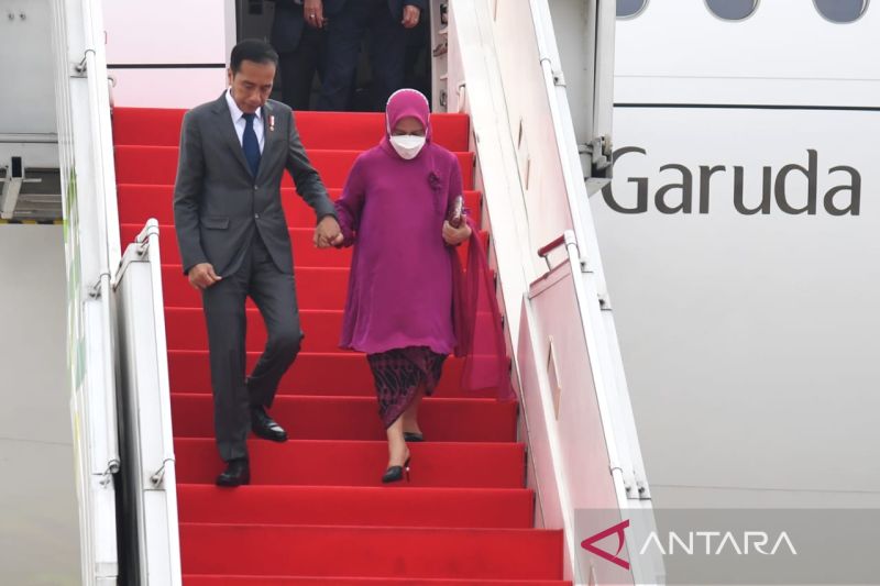 Presiden dan Ibu Negara tiba di Tanah Air