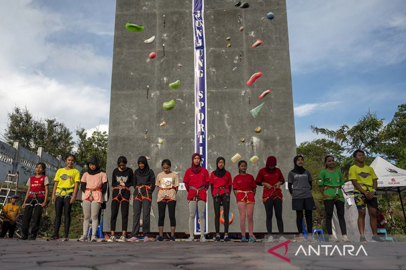 Kejuaraan Regional Panjat Tebing Se Sulawesi,-Maluku-Papua