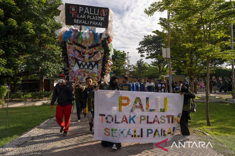 Pawai Bebas Plastik Sekali Pakai