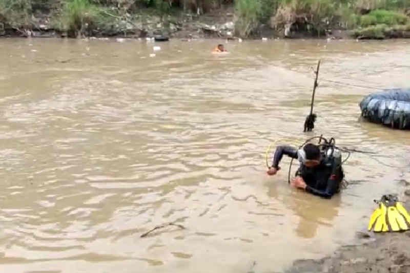 Seorang anak tenggelam di Sungai Cimanis Cirebon masih dicari