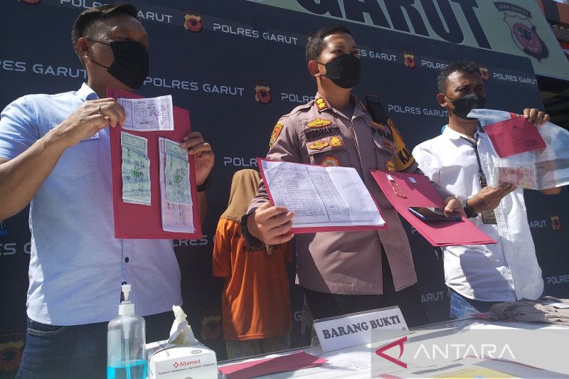 Polres Garut tangkap ibu muda kasus arisan bodong yang kabur ke Kaltim