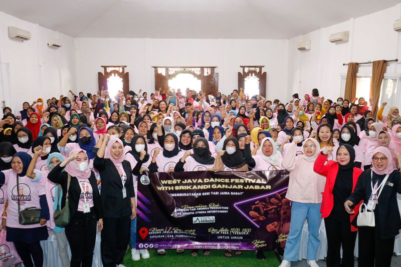 Srikandi Jawa Barat kenalkan Ganjar ke milenial lewat festival tari