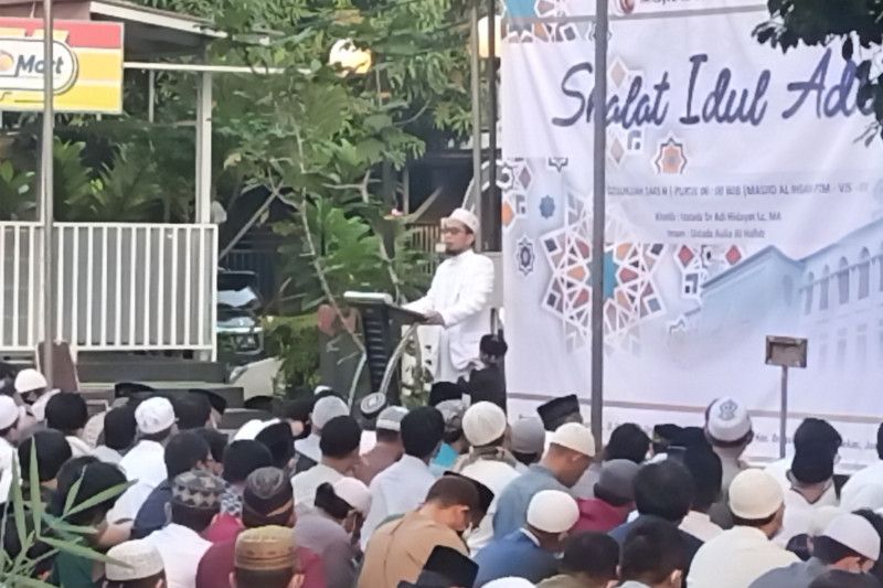 Ustadz Adi Hidayat jadi khatib shalat Idul Adha di Pondok Timur Mas Bekasi