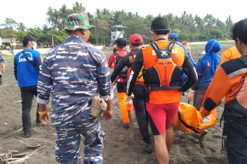 Jasad pelajar yang terseret ombak di Pantai Pangandaran ditemukan