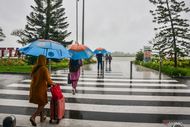 Hujan lebat berpotensi turun di sejumlah provinsi, termasuk Jabar