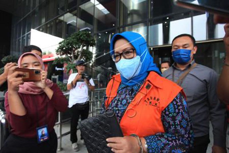 Sidang pembacaan dakwaan Ade Yasin